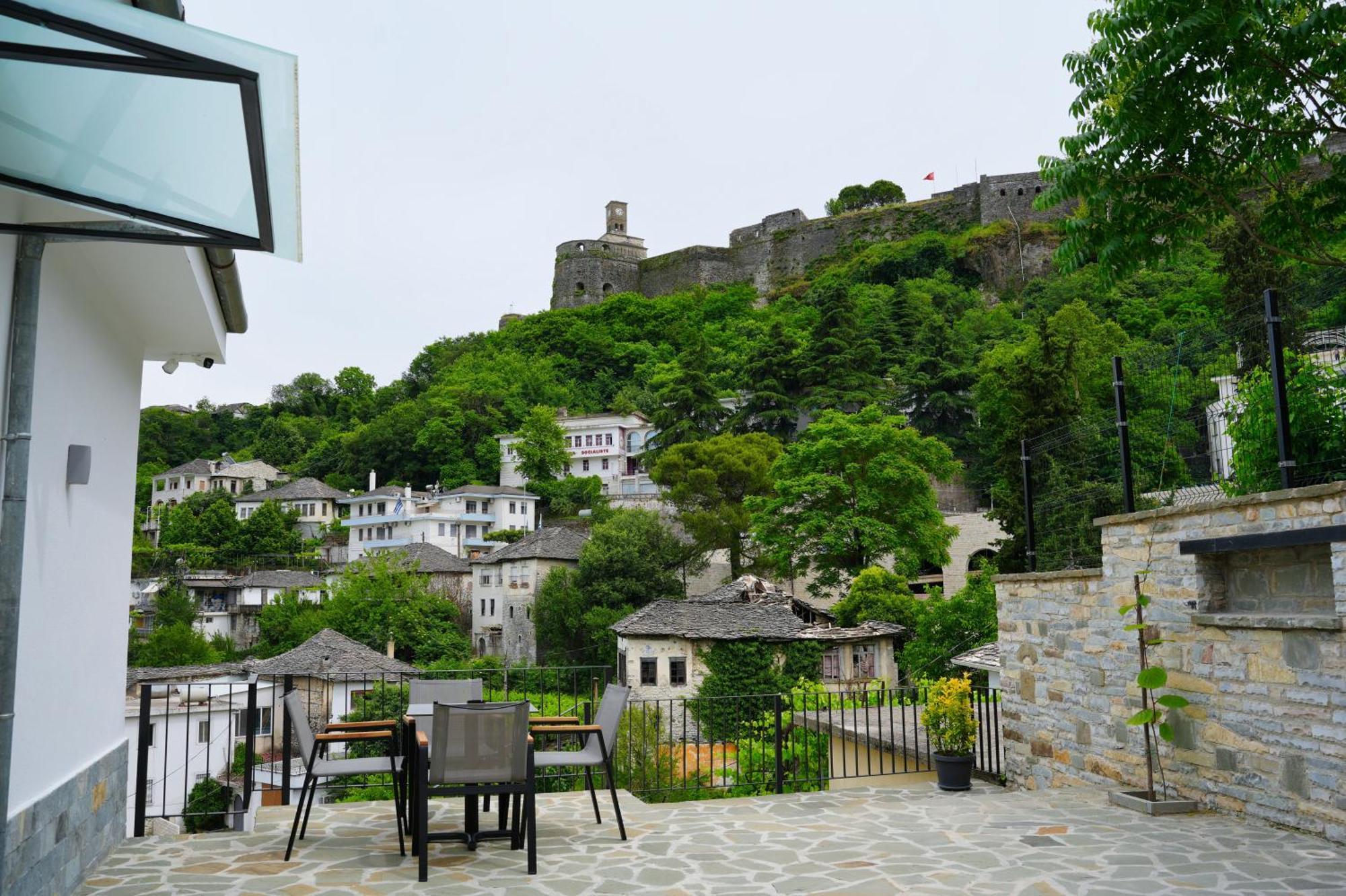 Castlefront * Gjirokastër