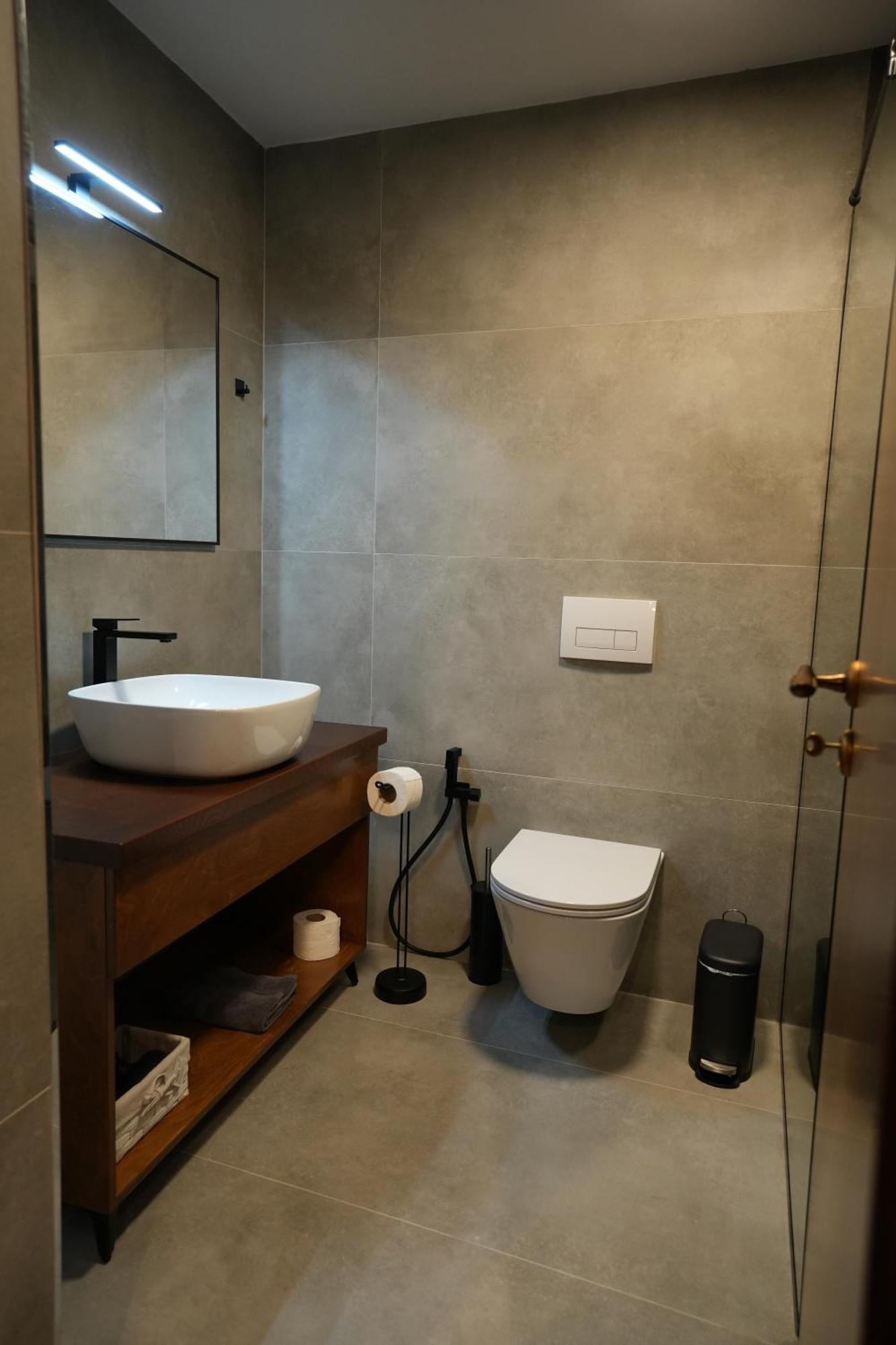 Castlefront Apartamento Gjirokastër